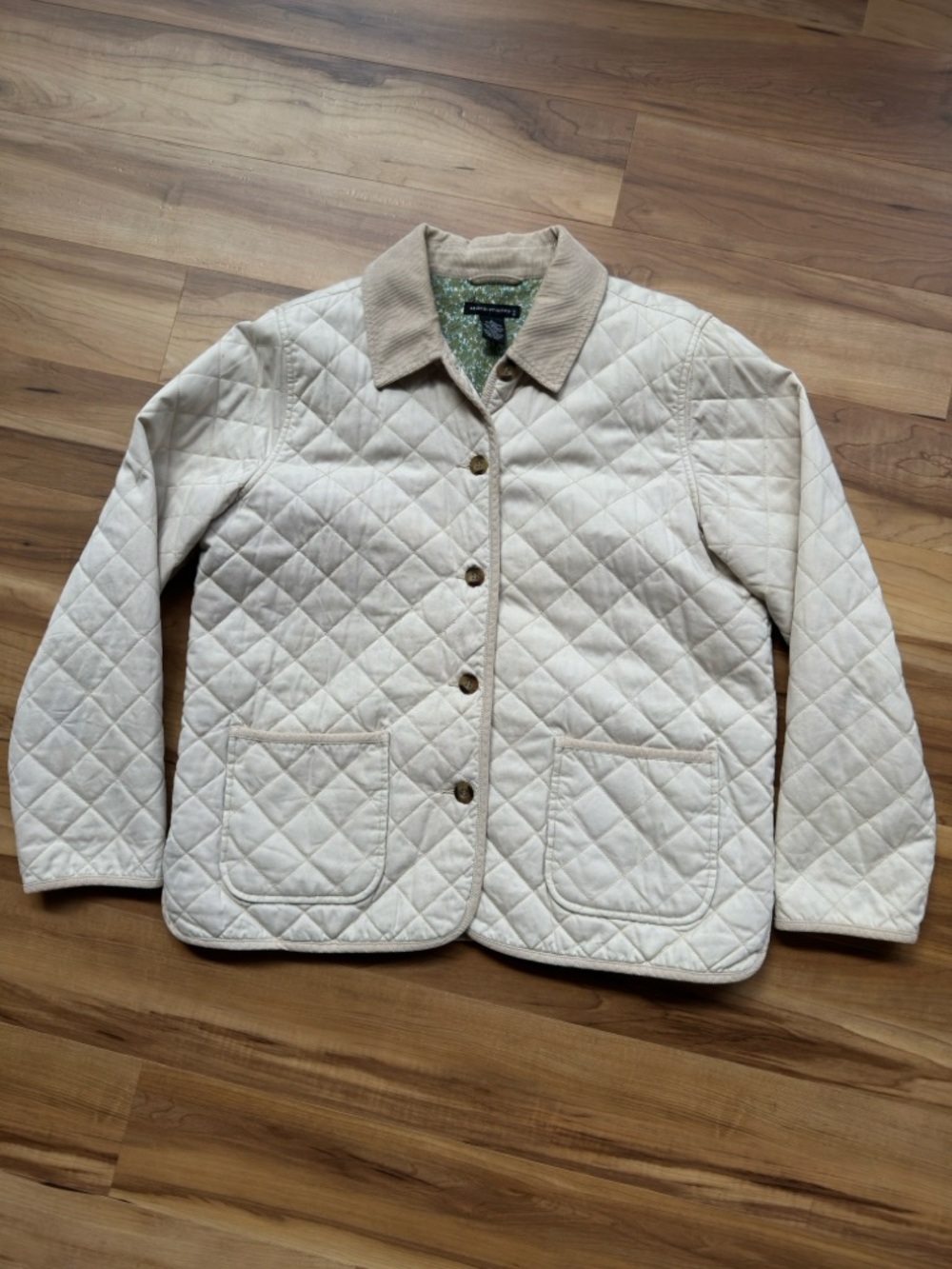 Women's Quilted Cream Chore Barn Jacket with Corduroy Collar